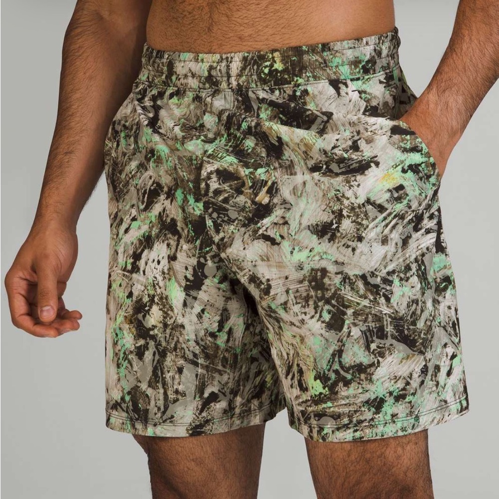 Lululemon Mens Size Medium Lined Speckled Camouflage Shorts